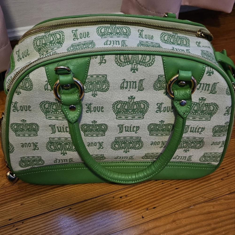 Juicy couture pet carrier